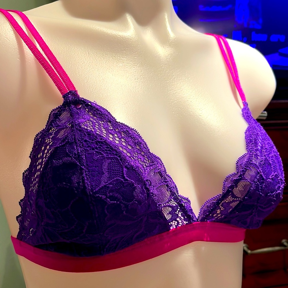 Pink Victoria’s Secret lace bralette